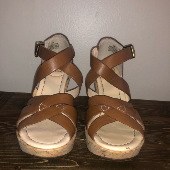 Johnston and murphy brown leather wedges - Picture 2 of 4